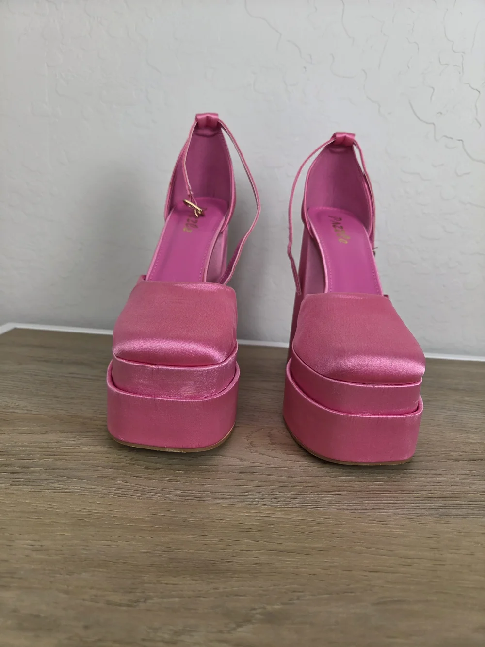 Shoe Dazzle Barbie Pink Satin Platform Slingback Heels